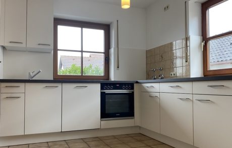 renovierte Küche Zweizimmerwohnung Fahrenzhausen-Weng