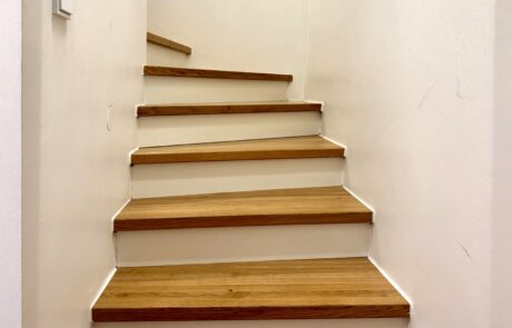 Treppe ins UG Treppe Einfamilienhaus mieten in Eching