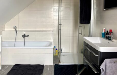 Bad Bad 2-Zimmer-Maisonette-Wohnung in Fahrenzhausen-Weng mieten